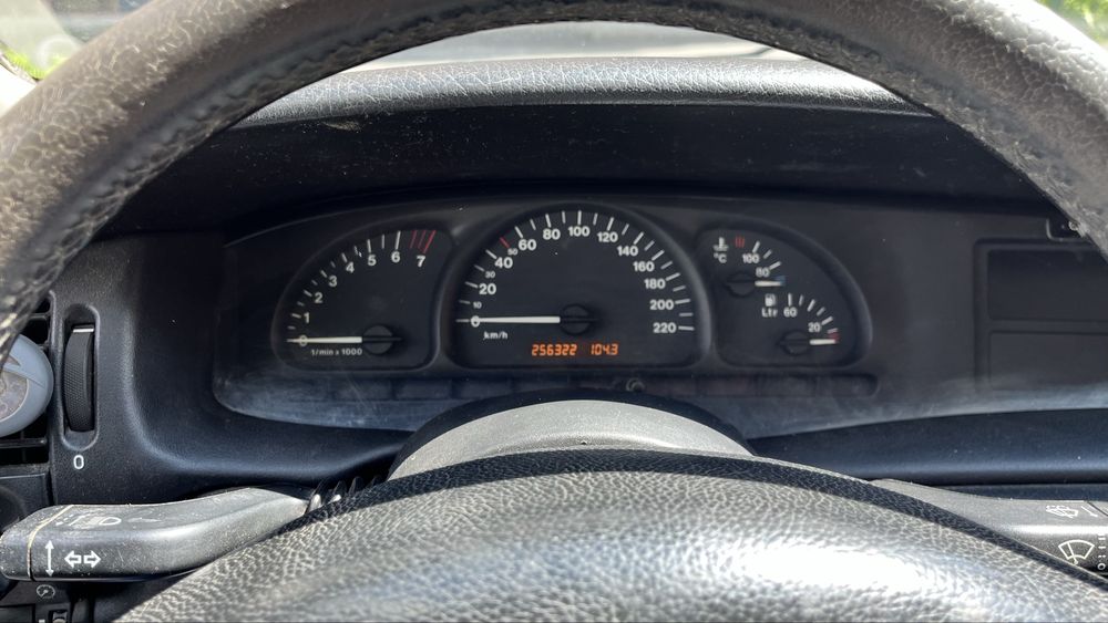 Opel Vectra B 1.6 16v 2000 року