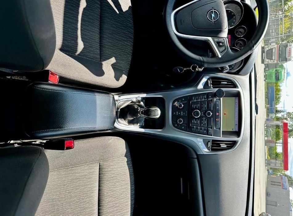 Opel Astra J 1.4 Turbo 120 KM