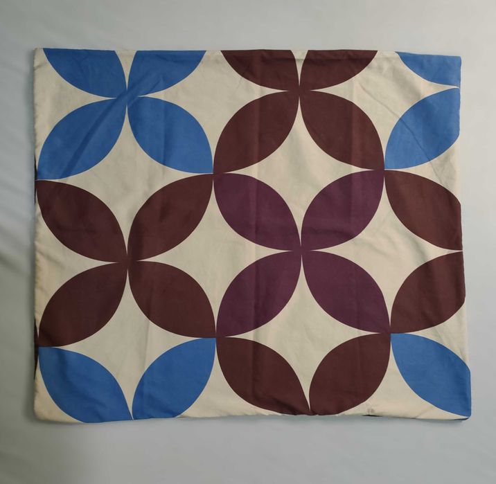 T126 Poszewka na poduszkę 80 x 69 cm