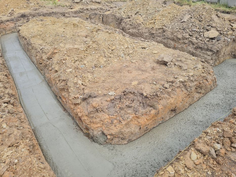 Budowa domów od fundamentów mury stropy dachy pokrycia