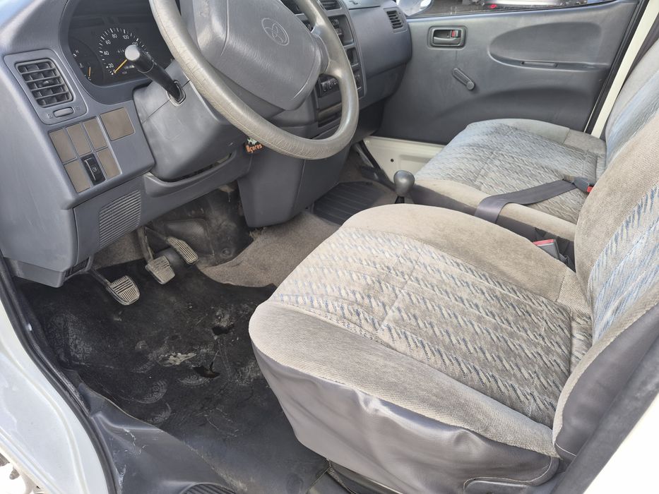 Toyota Hiace 9 lugares