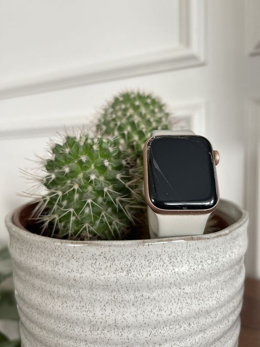 Iwatch se 40 mm, uszkodzona szybka