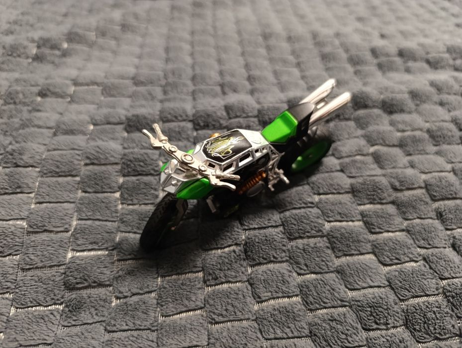 Hot-Wheels Moto X-Blade (Type A)