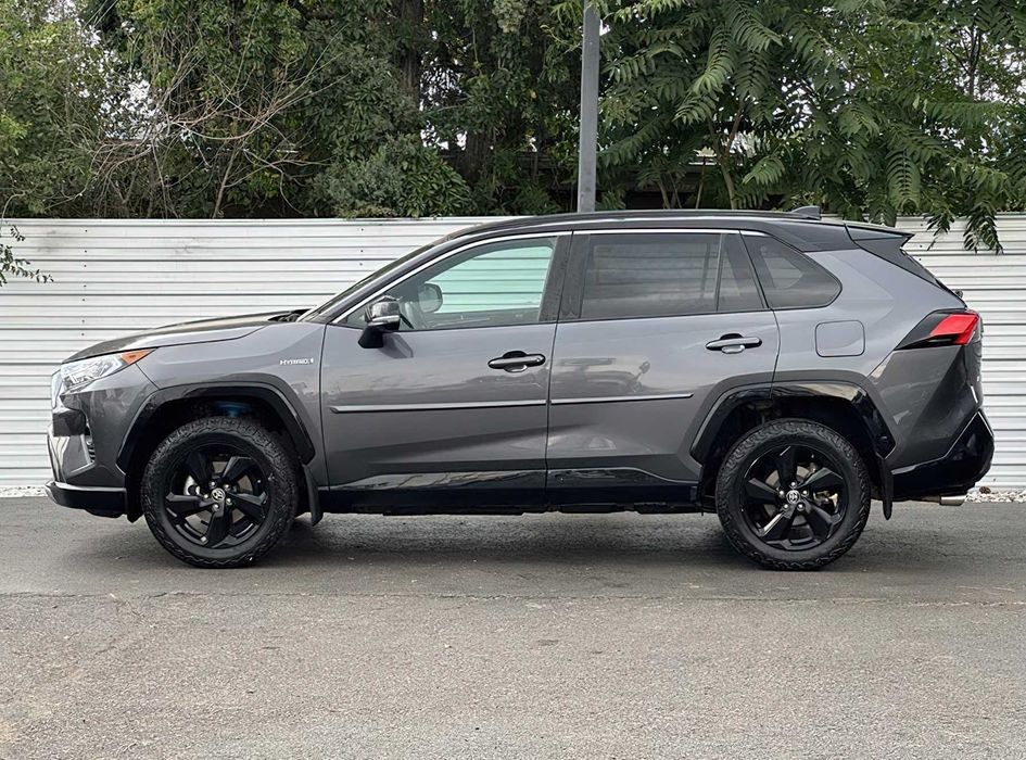 Toyota RAV4 XSE      2021