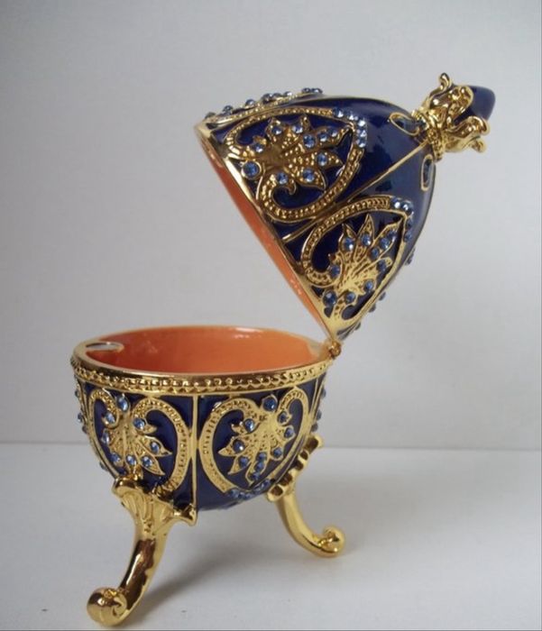 Ovo imperial Azul - Banhado a Ouro com 180 Cristais Azuis