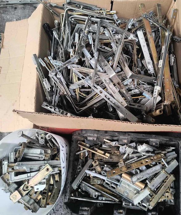 Okucia do Okien Maco Roto WinkHaus GU Siegenia Aubi Roto Centro itp.