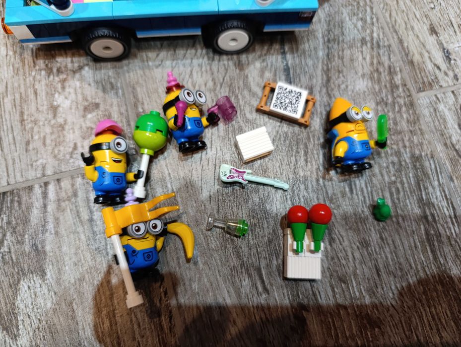 LEGO 75581 Minions - Imprezowy autobus minionków