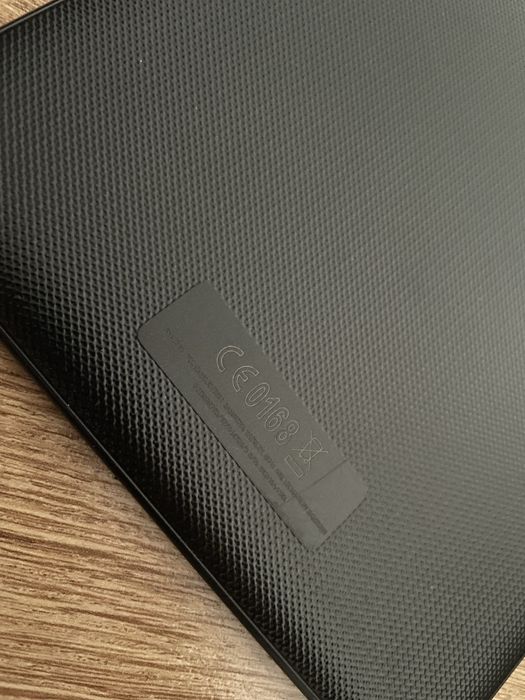 Tablet samsung  model SM-T561