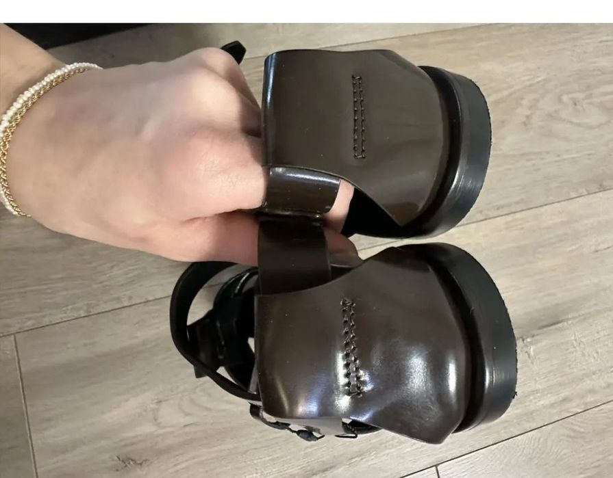 Шкіряні сандалі Massimo Dutti