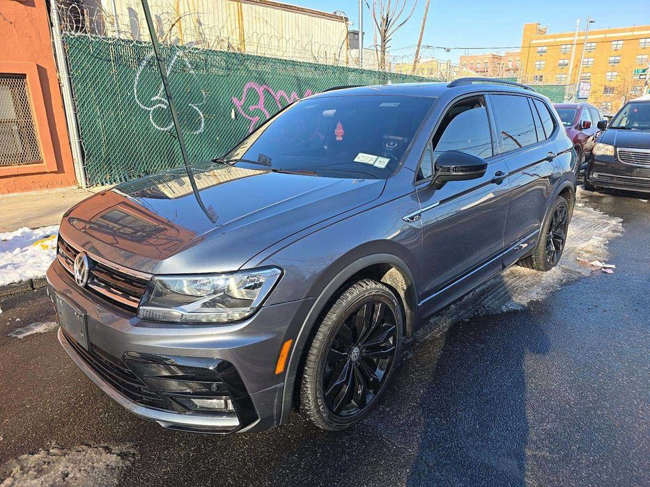 Volkswagen Tiguan SE R-Line Black 2021 — стиль и полный привод