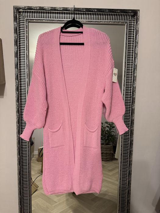 Dlugi sweter kardigan wiosenny roz pudrowy roz
