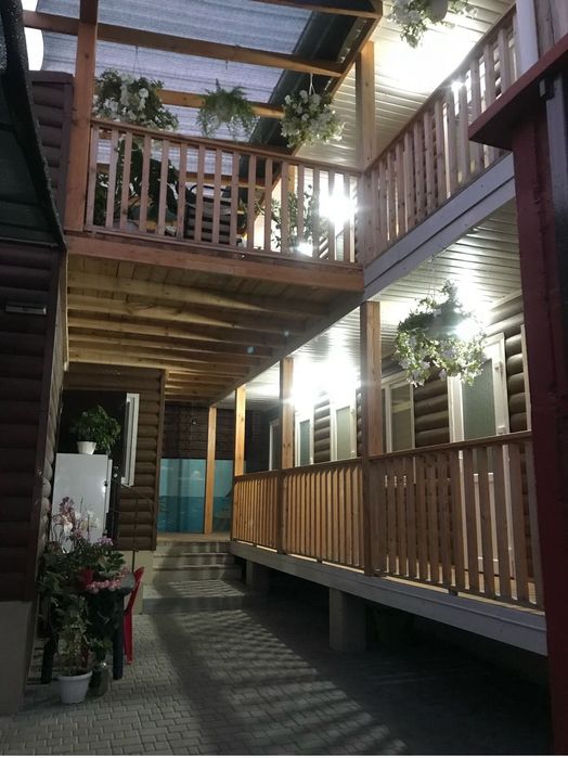 Подобово номери в гостьовому будинку та квартира