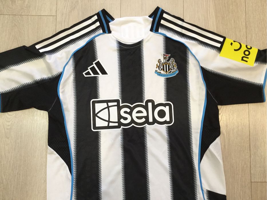 Продам футболку Adidas Newcstle United розмір M перфорована