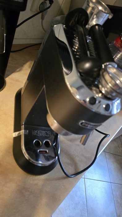EKSPRES DeLonghi kolbowy
