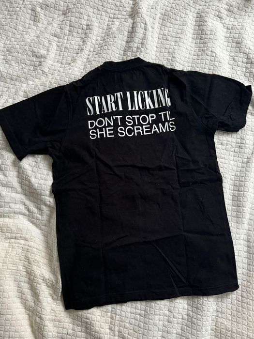 Футболка чорна з надписом, розмір s