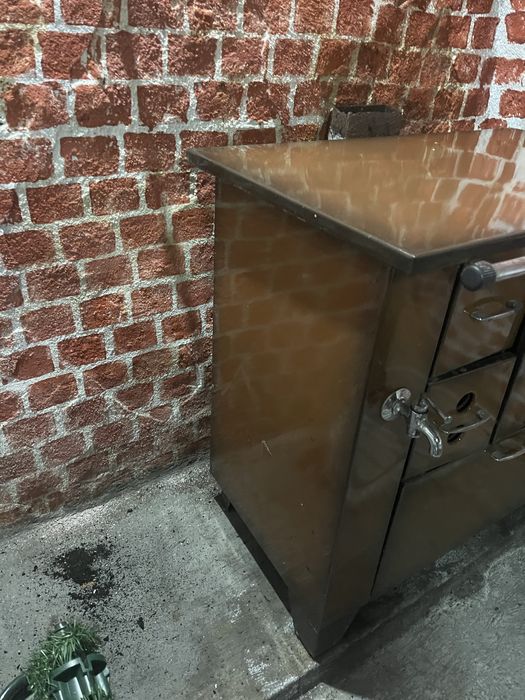 Fogão a lenha com pouco uso