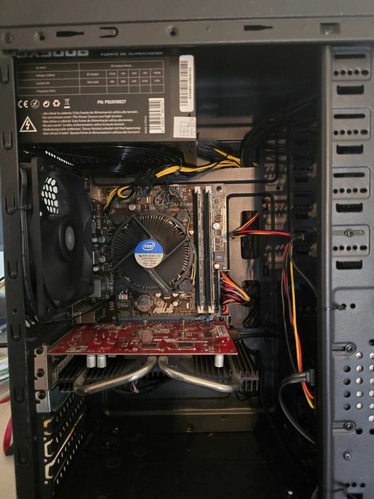 PC Completo Quase de Borla Pronto a trabalhar