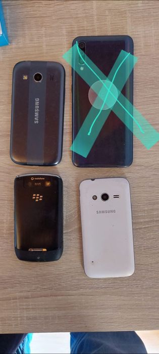 Telemóvel 2 Samsung + 1 Blackberry (Grande Vendido)