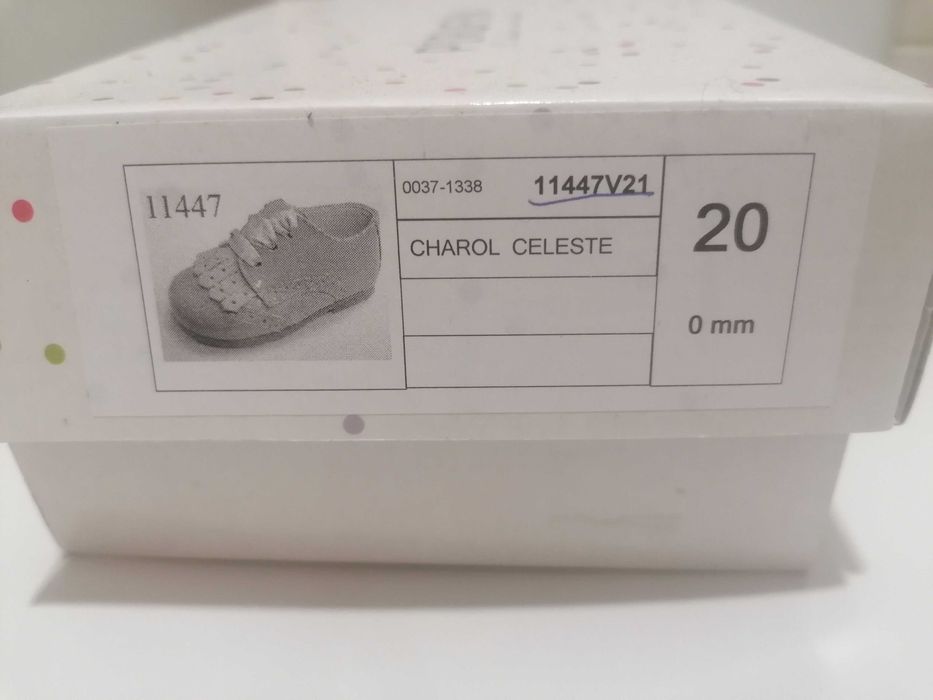 Sapatos com etiqueta