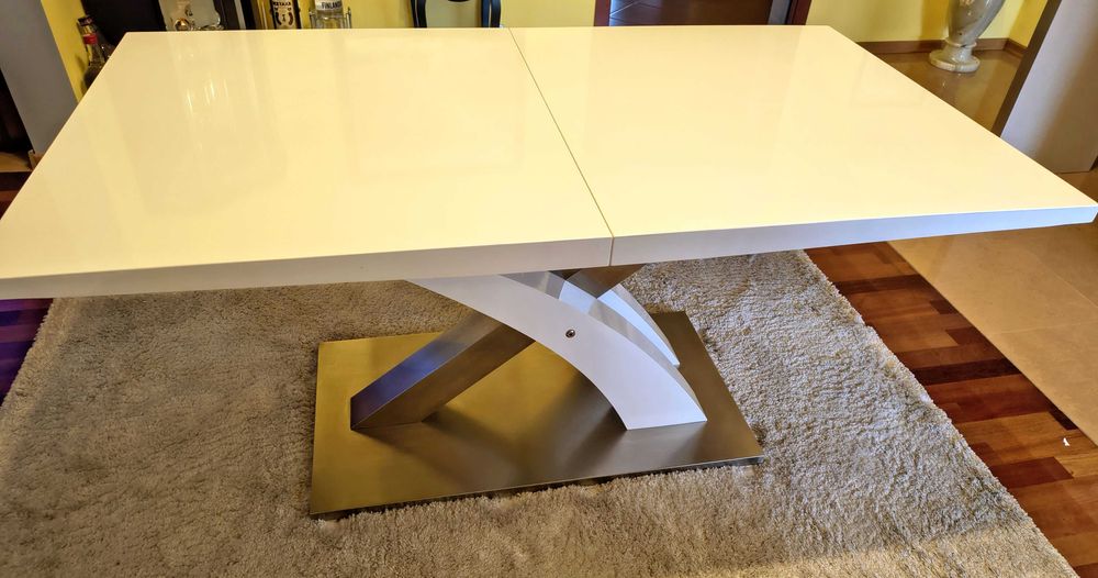 Sprzedam piękny rozkładany stół