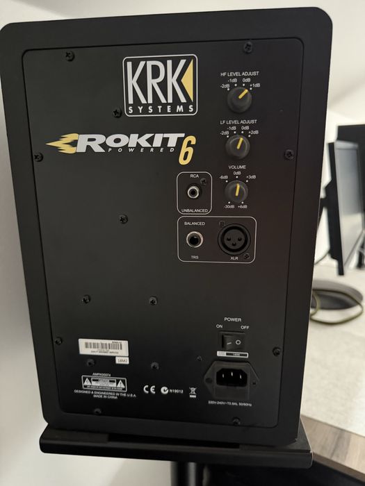 Monitory studyjne KRK ROKIT 6 G3 + 2 statywy