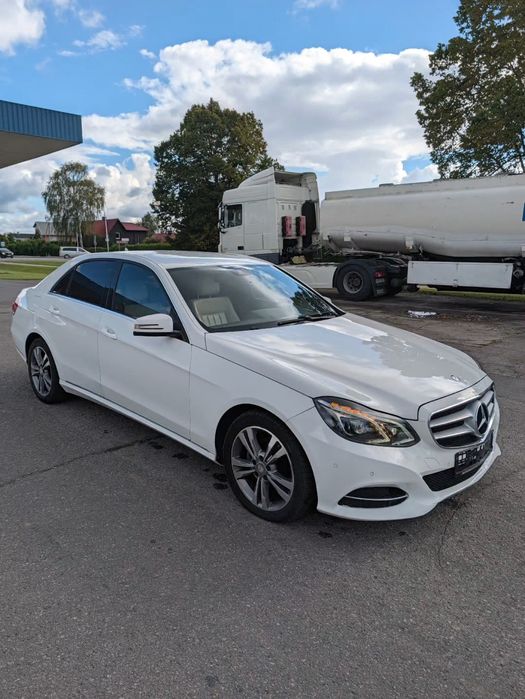 Mercedes Benz e 220 bluetec
