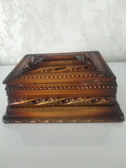 Продам шкатулку .