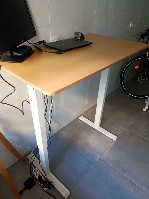 Secretária Elevatória / Standing Desk | Como Nova