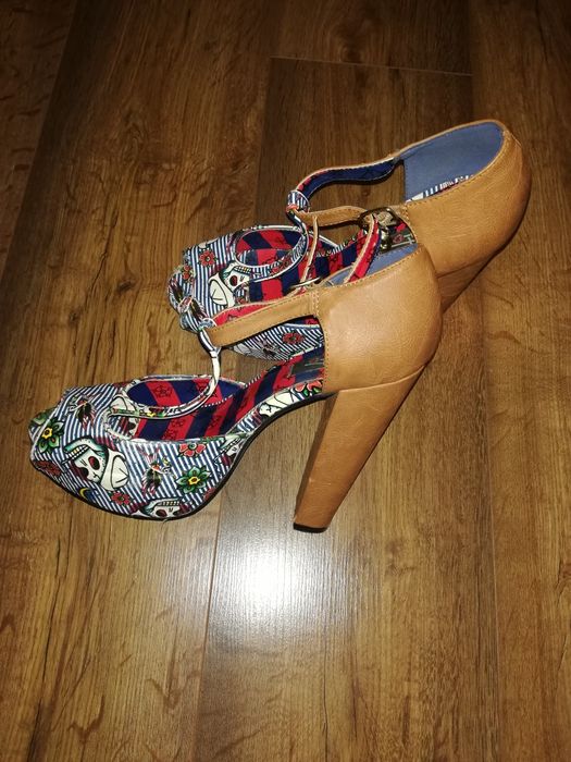 Sprzedam buty pin-up Iron Fist