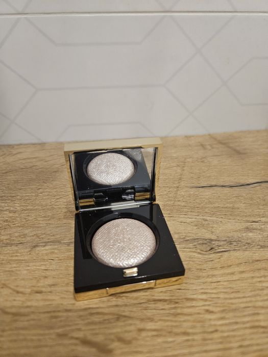 Bobbi Brown Moonstone