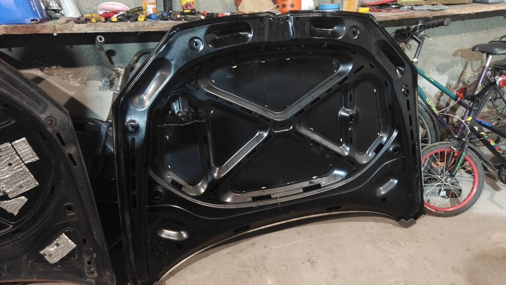 Продам  Капот Passat B7