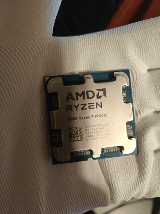 【新品未開封】AMD Ryzen 7 9700X CN版 AMD Ryzen 7 9700X 国内正規版 未開封 AMD Ryzen 7 9700X Box クーラーなし