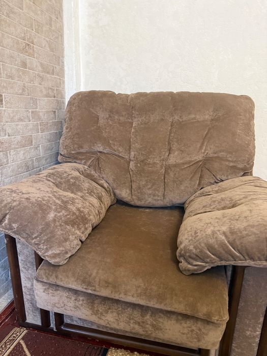 Продається мягке крісло( не розкладається)