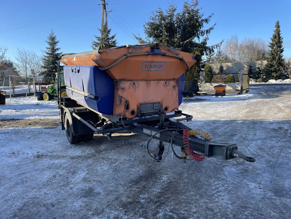 Piaskarka Solarka Posypywarka Epoke Igloo Schmidt Nido Stratos B35