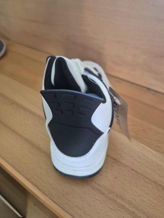Buty chłopięce białe