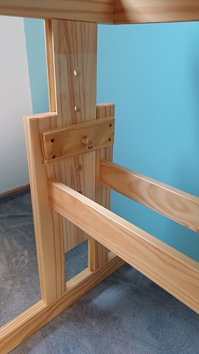 Biurko sosnowe Halmar Julia