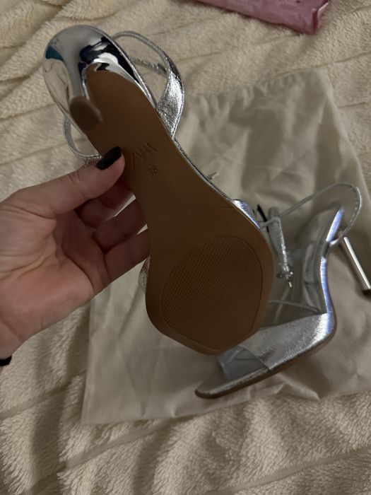 Продам босоніжки ZARA