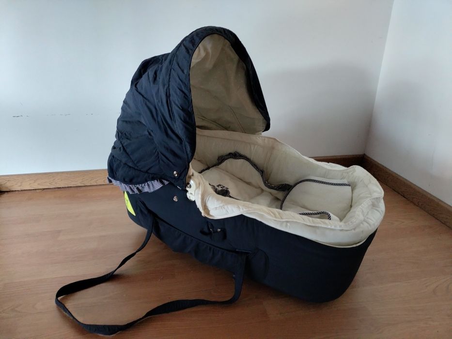 Alcofa/ Ninho de bebé Pré Natal.