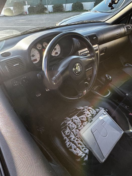 Vendo ou troco Seat Leon 1m