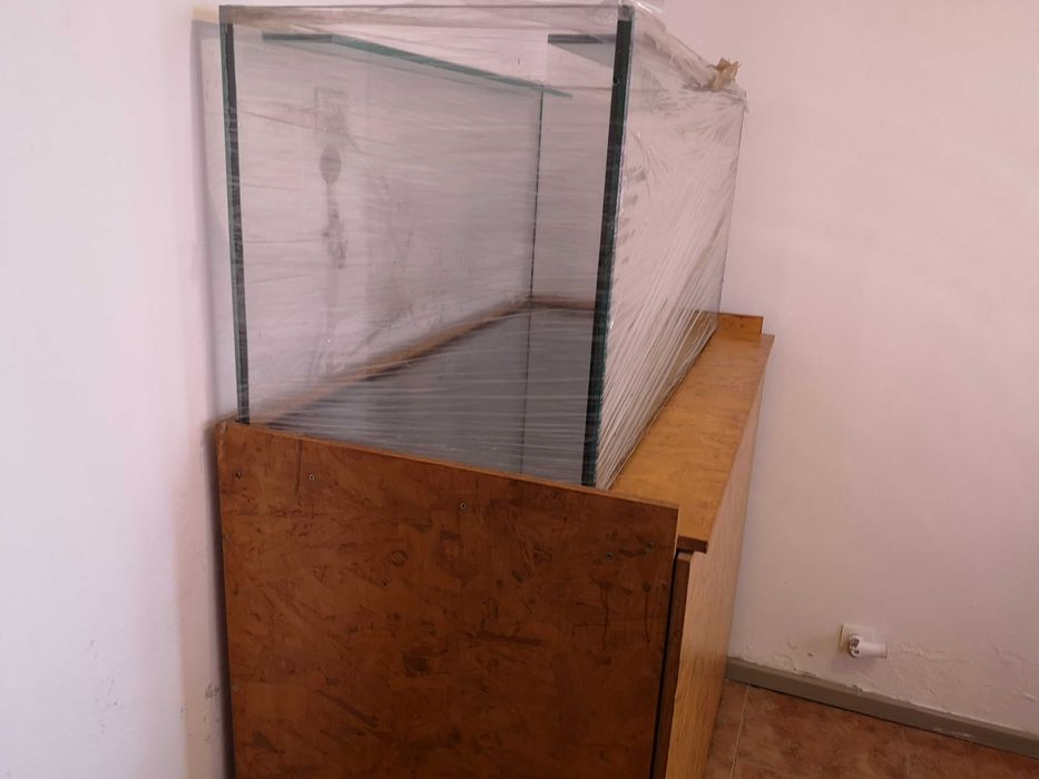 Aquário 330 Litros com móvel pronto a usar