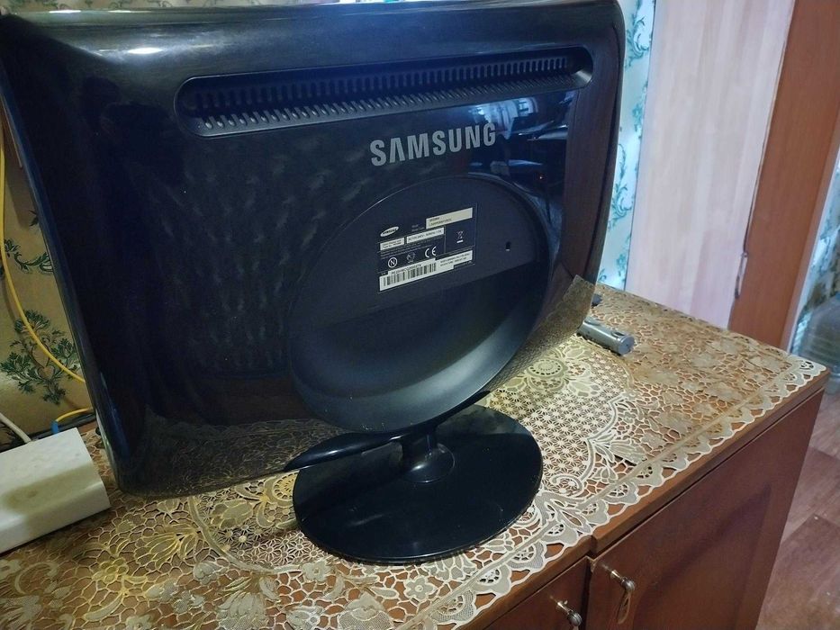 Монітор Samsung SyncMaster 2032 BW