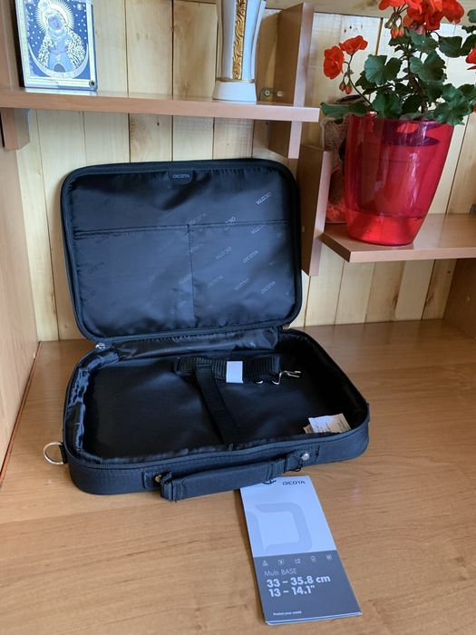 Сумка фірмена”Dicota”нова для ноутбука на 14.1 дюймів