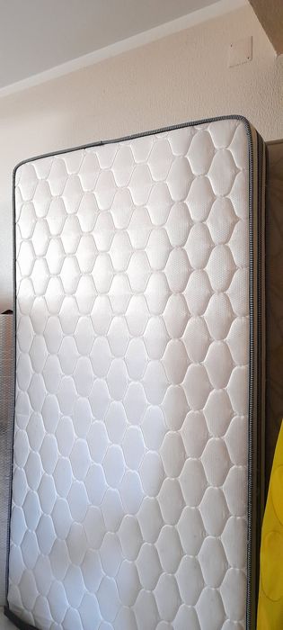 Colchão de cama individual como novo