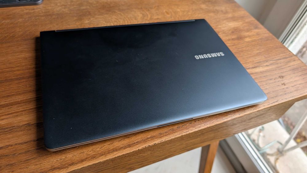 Samsung NP900X3E laptop FullHD i5 4GB 128 BG