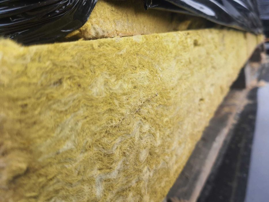 Izolacja ścian i poddaszy - kostki z wełny mineralnej