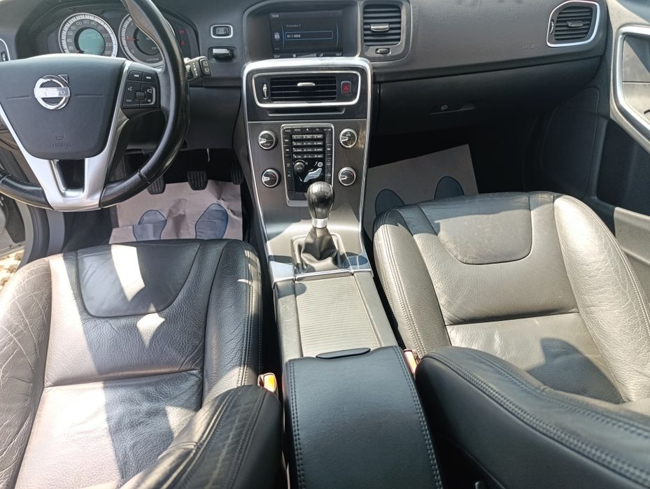 Продаж Volvo V60 2011p