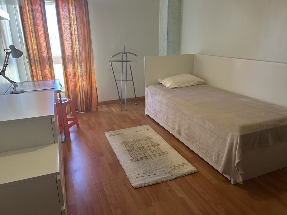 Quarto  solteiro  (  1 pessoa )