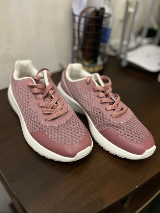 Кросівки літні сіточка жіночі 37