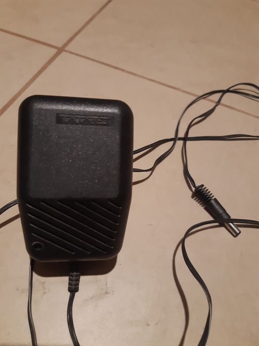 Zasilacz sieciowy 10.5 V 600 mA wtyk 5.6 mm