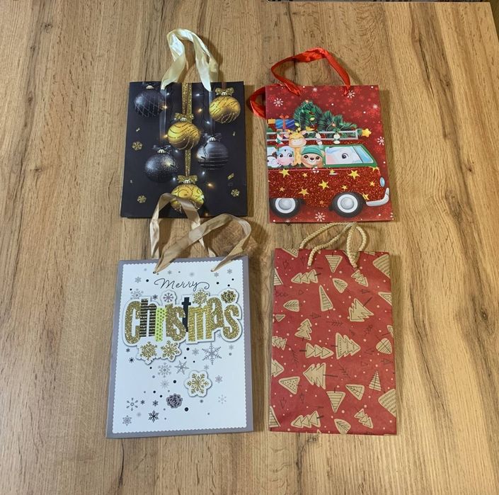 Пакеты подарочные праздничные объемные